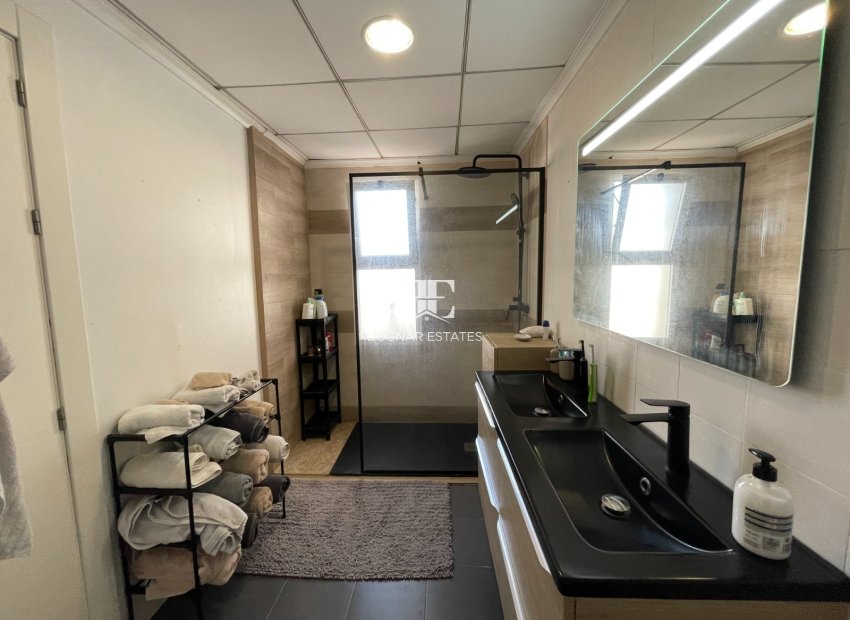 Herverkoop - Herenhuis -
Algorfa - La finca Golf