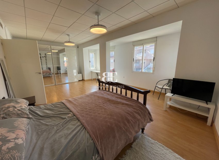 Herverkoop - Herenhuis -
Algorfa - La finca Golf