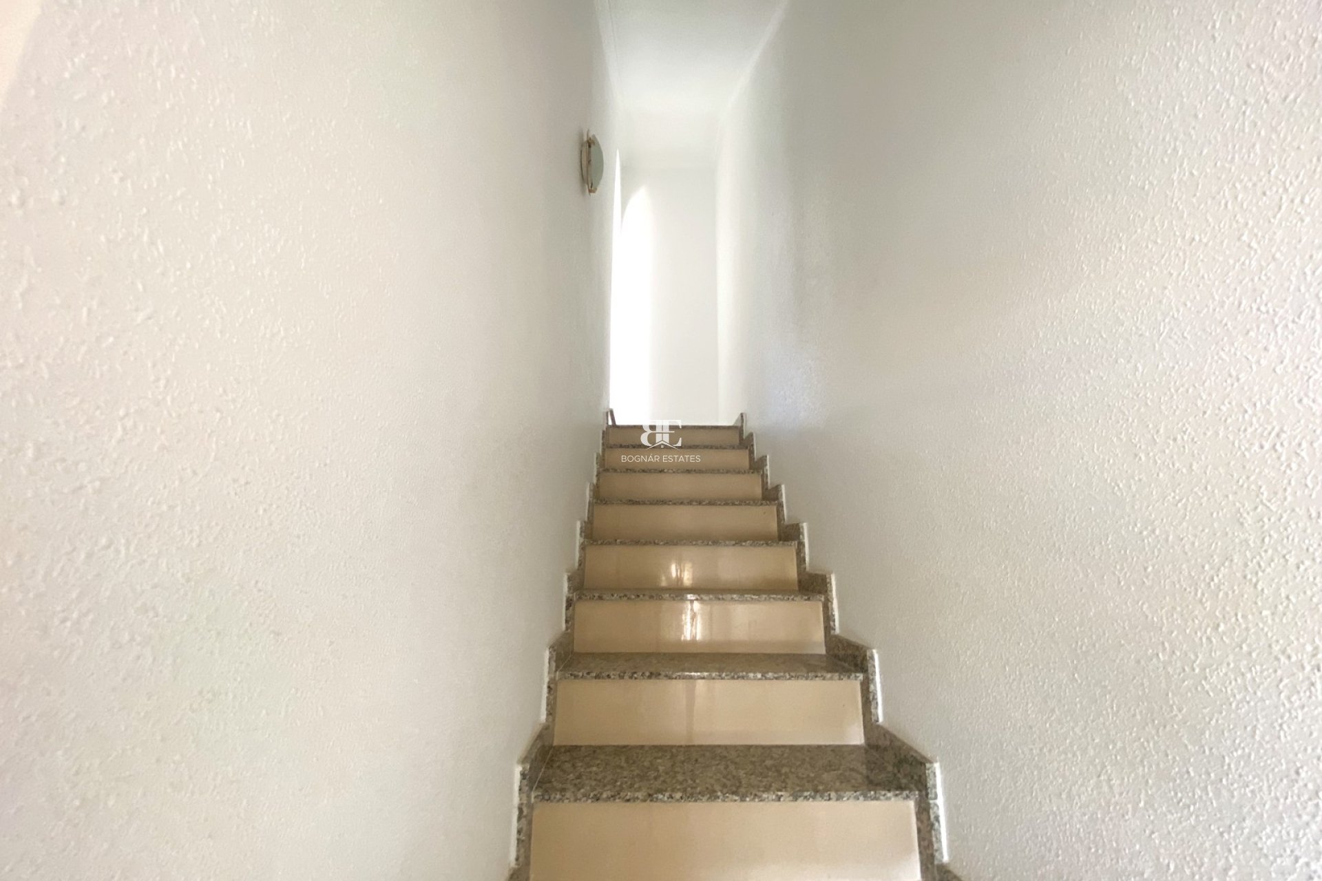 Herverkoop - Herenhuis -
Benijofar - Monte Azul