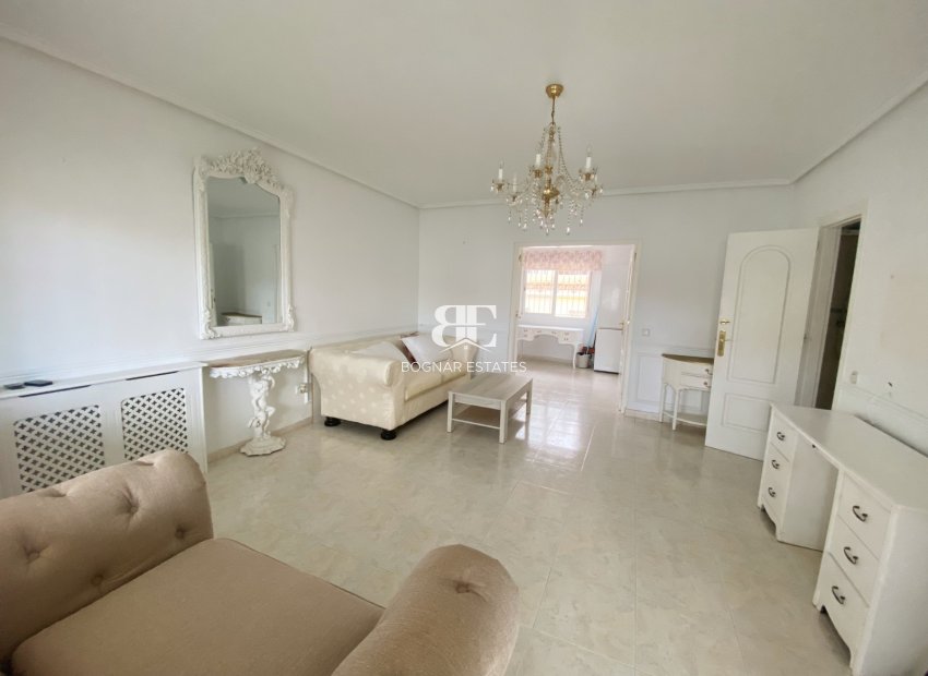 Herverkoop - Herenhuis -
Benijofar - Monte Azul