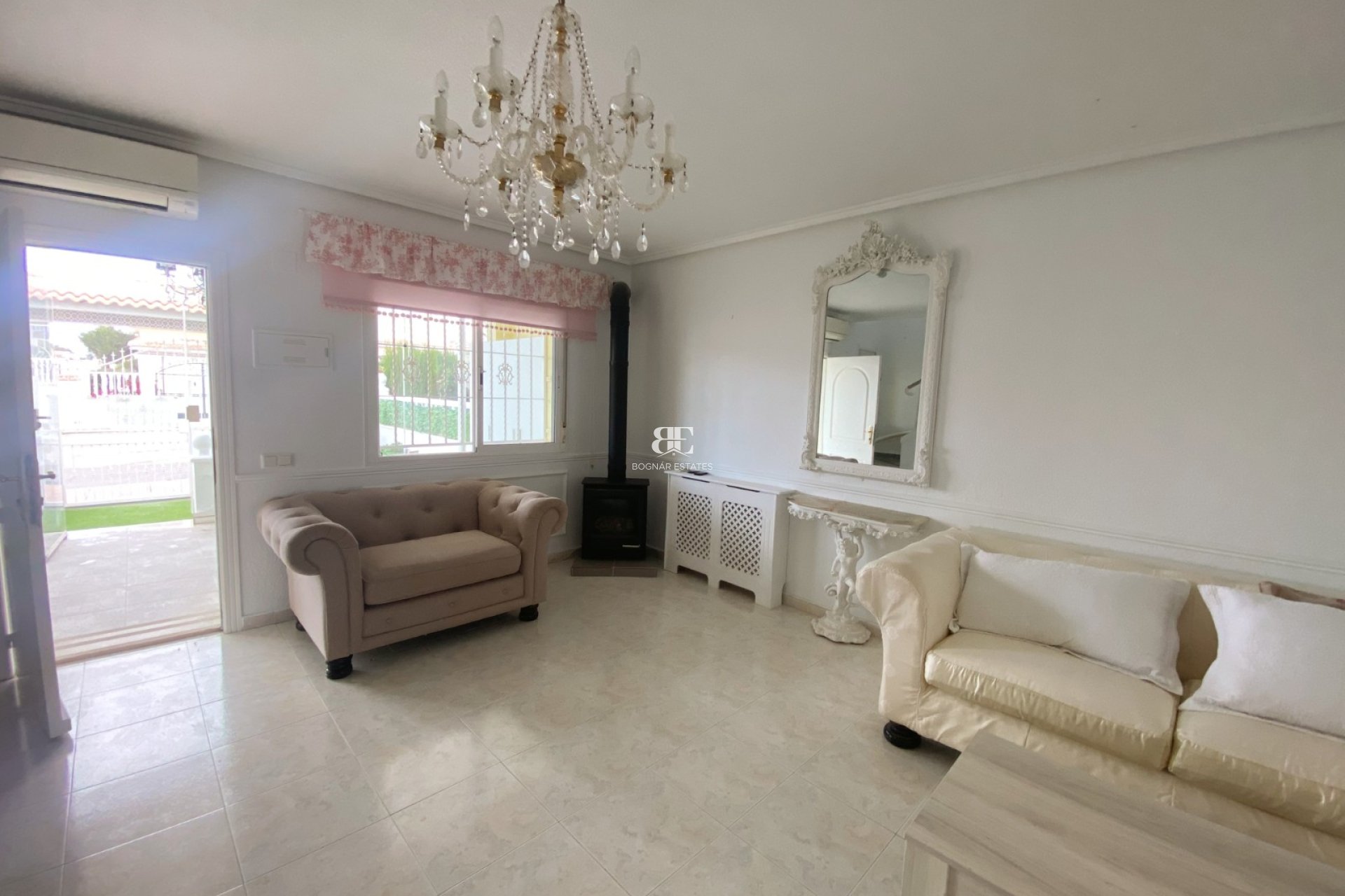 Herverkoop - Herenhuis -
Benijofar - Monte Azul