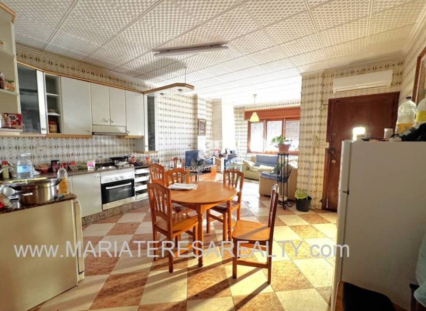 Herverkoop - Herenhuis -
Cartagena