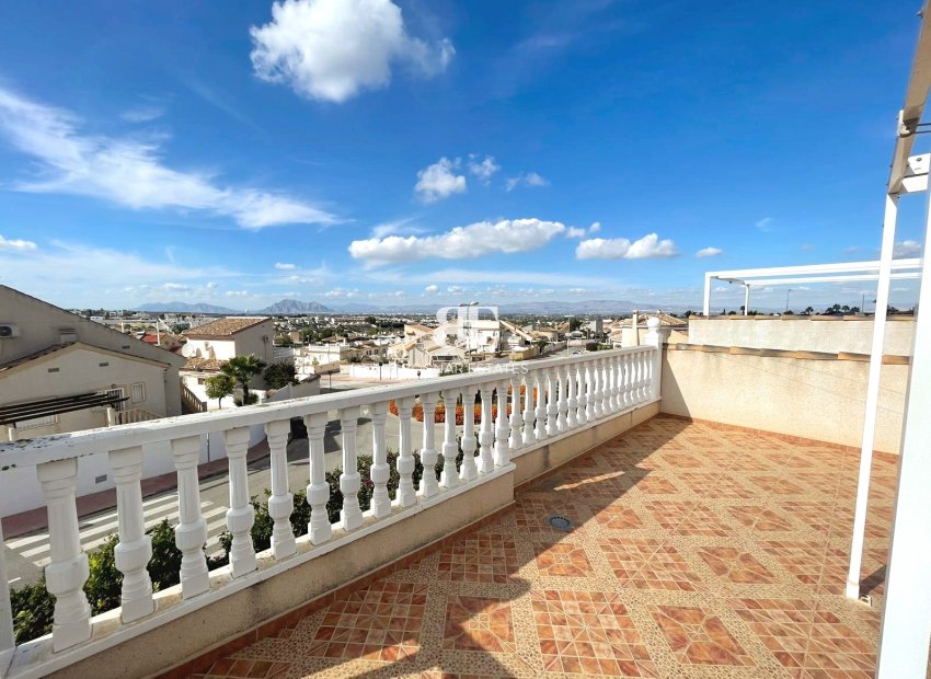 Herverkoop - Herenhuis -
Ciudad Quesada - Rojales