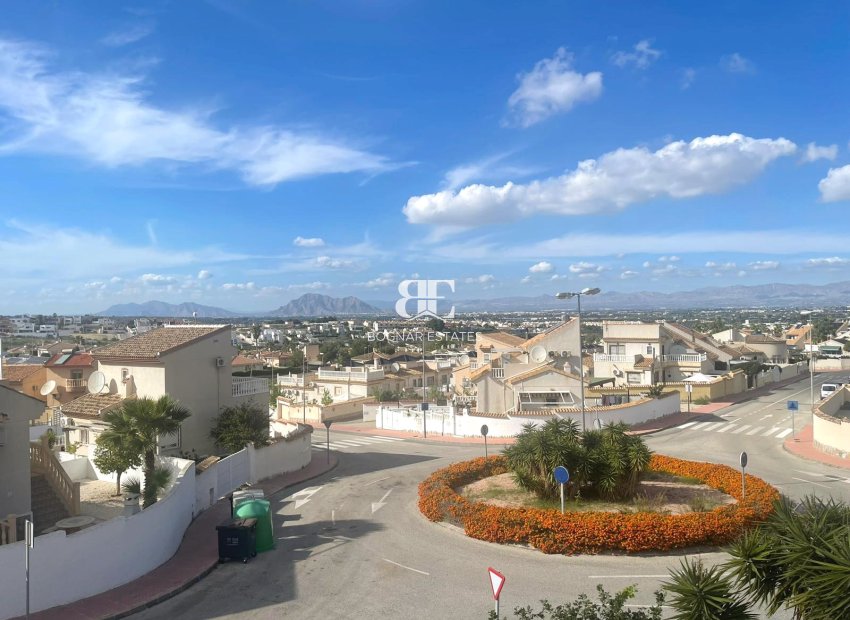 Herverkoop - Herenhuis -
Ciudad Quesada - Rojales