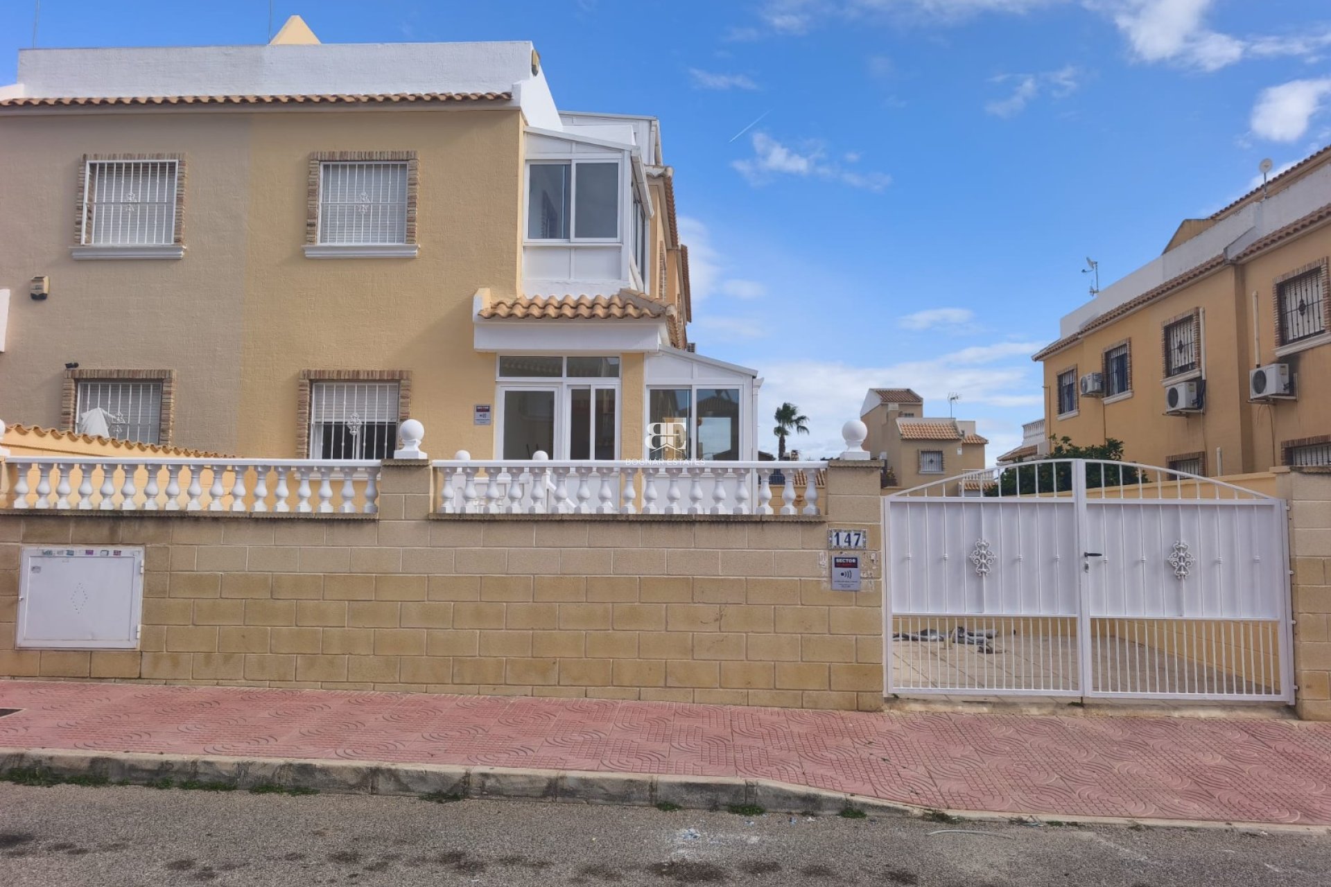 Herverkoop - Herenhuis -
Ciudad Quesada