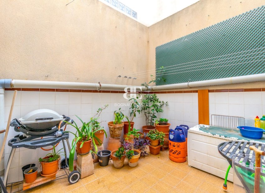 Herverkoop - Herenhuis -
Ciudad Quesada