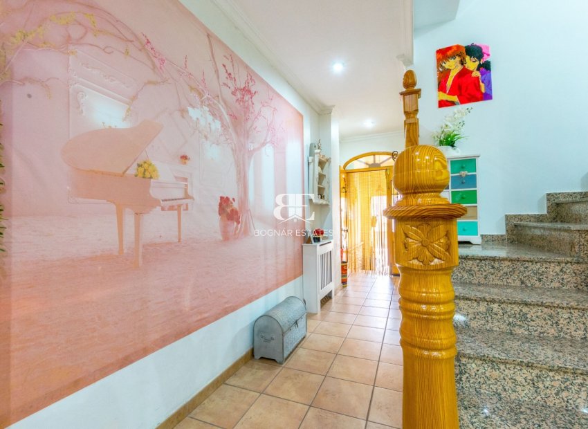 Herverkoop - Herenhuis -
Ciudad Quesada