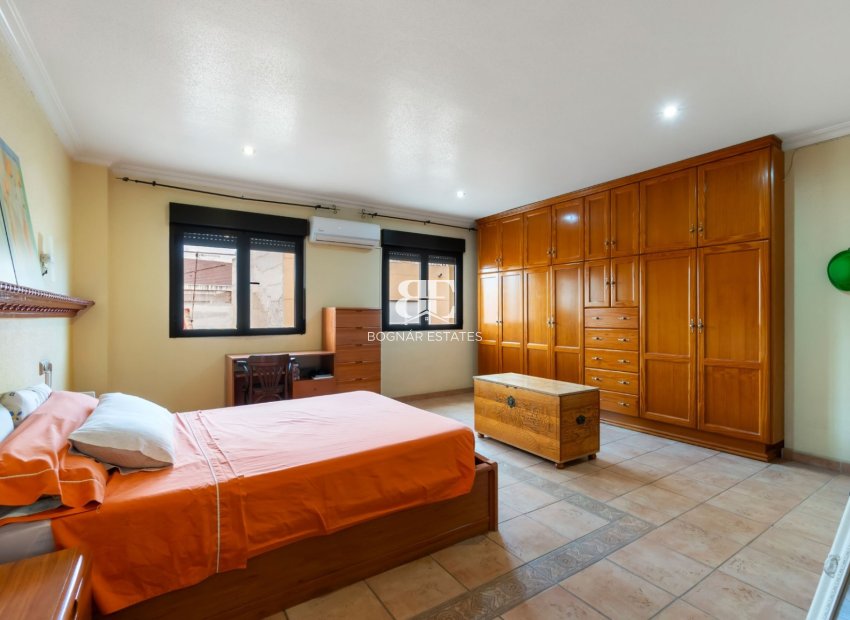 Herverkoop - Herenhuis -
Ciudad Quesada