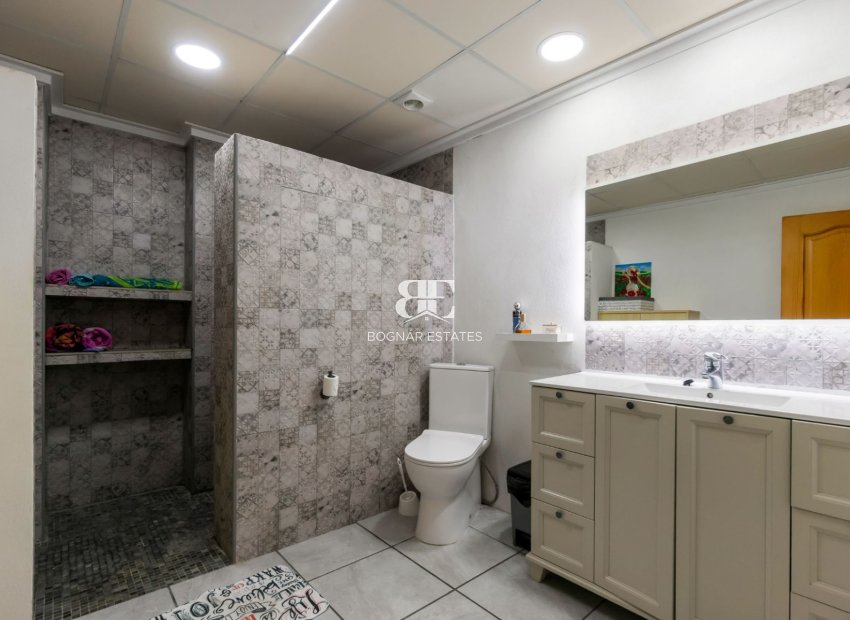 Herverkoop - Herenhuis -
Ciudad Quesada