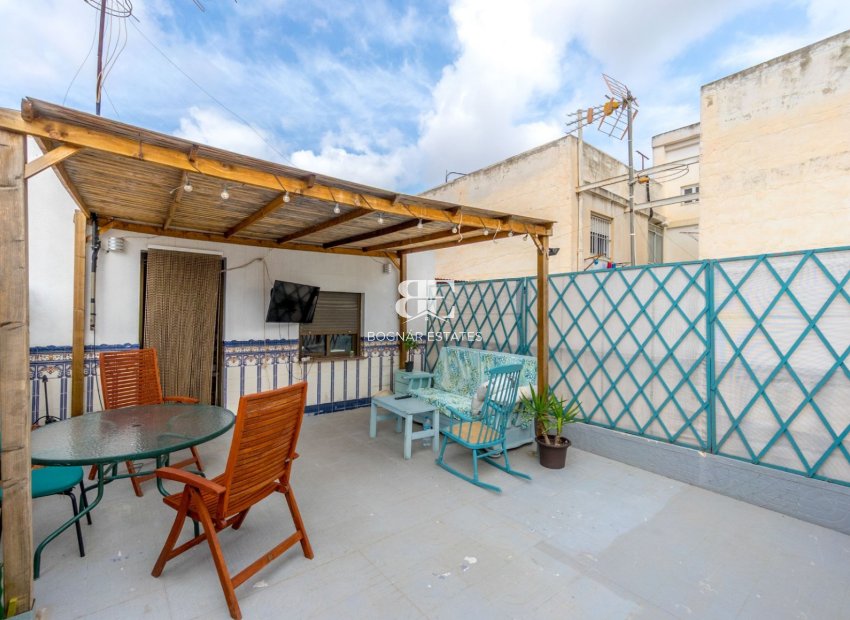 Herverkoop - Herenhuis -
Ciudad Quesada