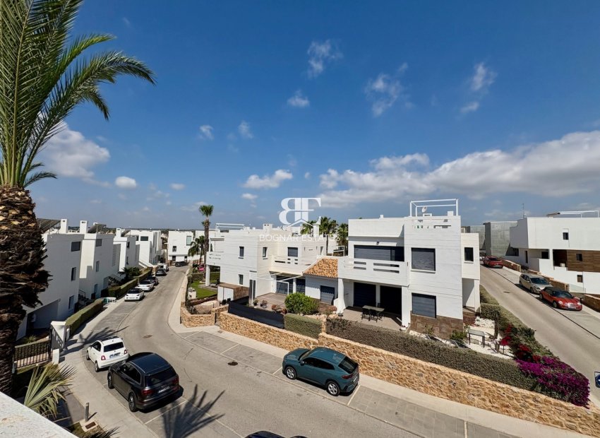 Herverkoop - Herenhuis -
Dehesa de Campoamor - Las Ramblas