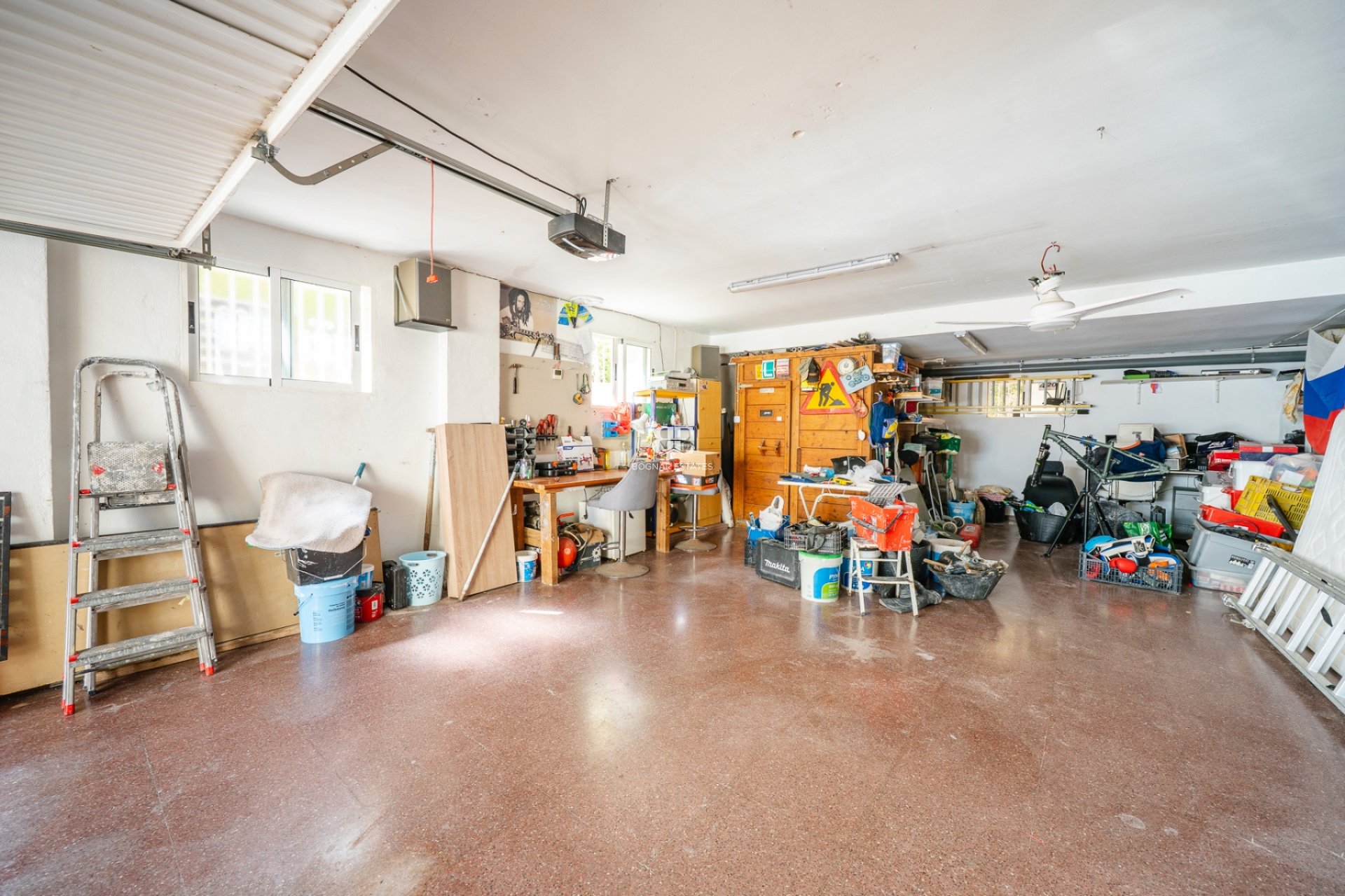 Herverkoop - Herenhuis -
Guardamar del Segura - El Moncayo