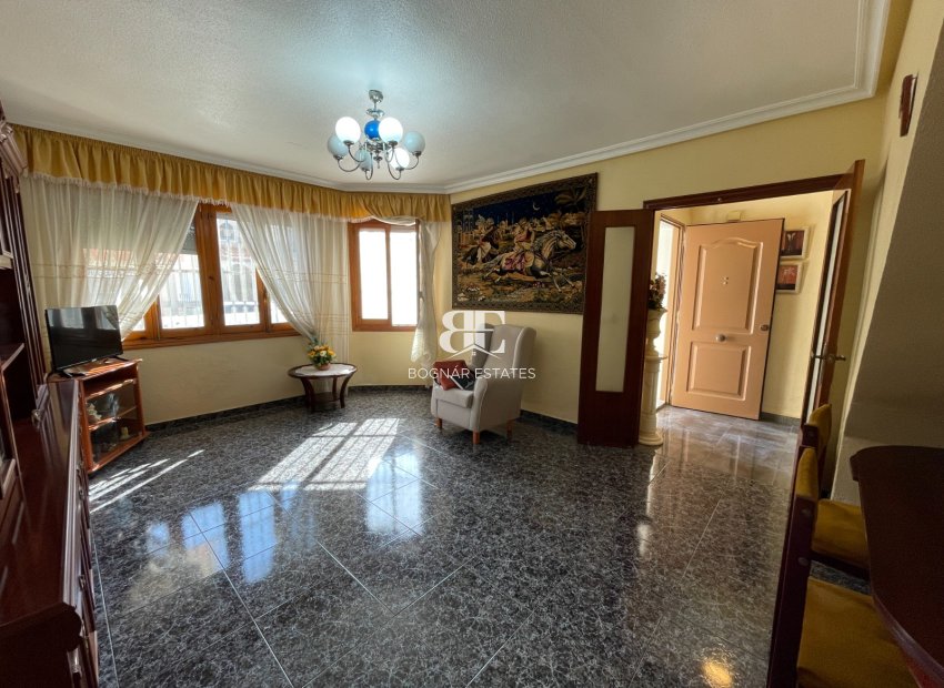 Herverkoop - Herenhuis -
Jacarilla - Comunidad Valenciana