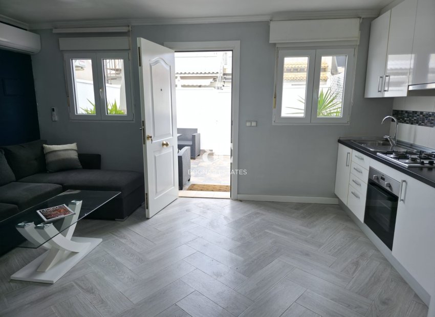 Herverkoop - Herenhuis -
La Torreta - Torrevieja