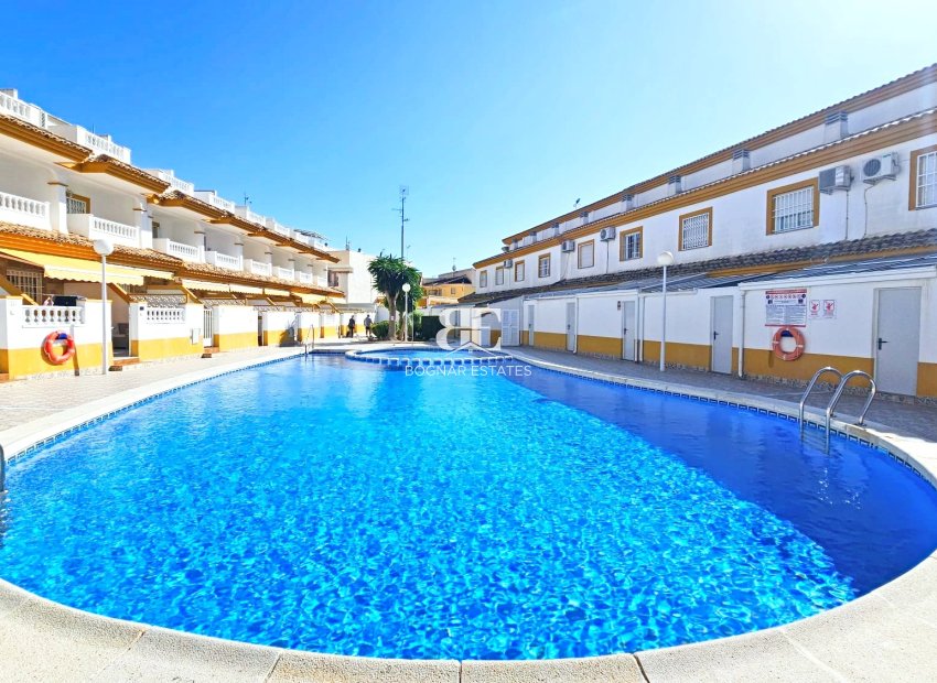 Herverkoop - Herenhuis -
Los Alcazares