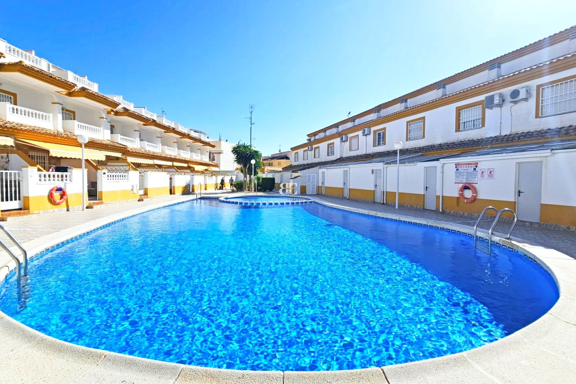 Herverkoop - Herenhuis -
Los Alcazares