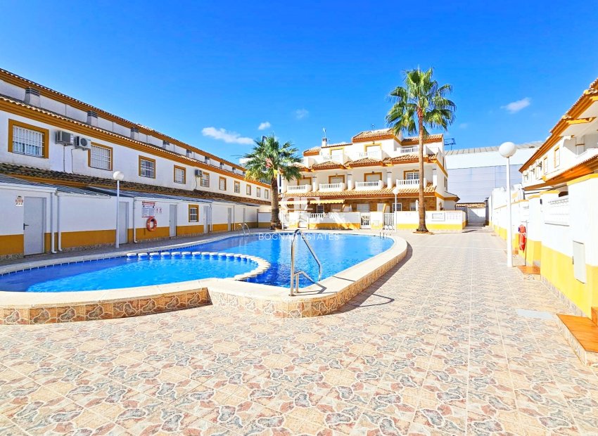 Herverkoop - Herenhuis -
Los Alcazares