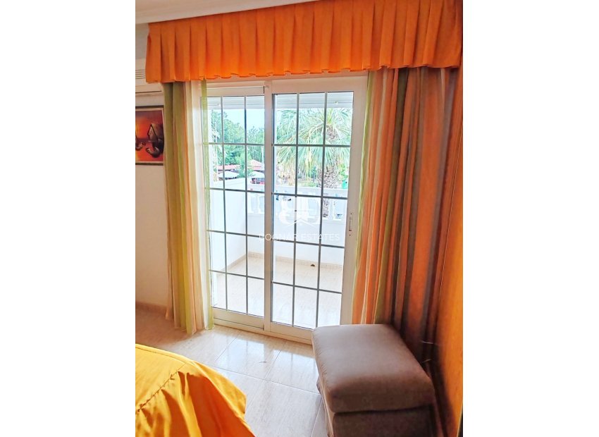 Herverkoop - Herenhuis -
Los Alcazares