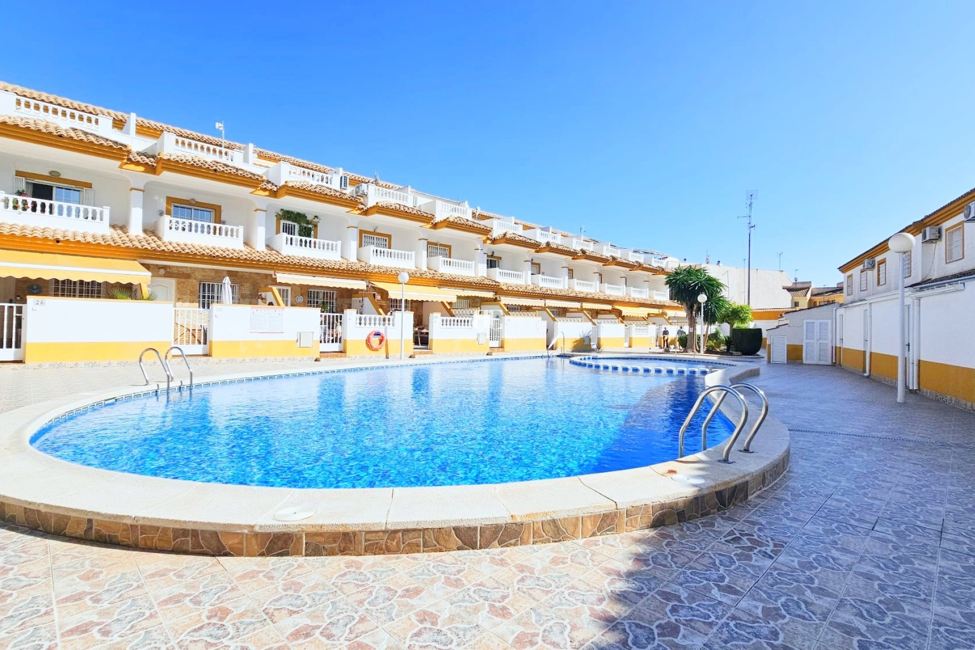 Herverkoop - Herenhuis -
Los Alcazares