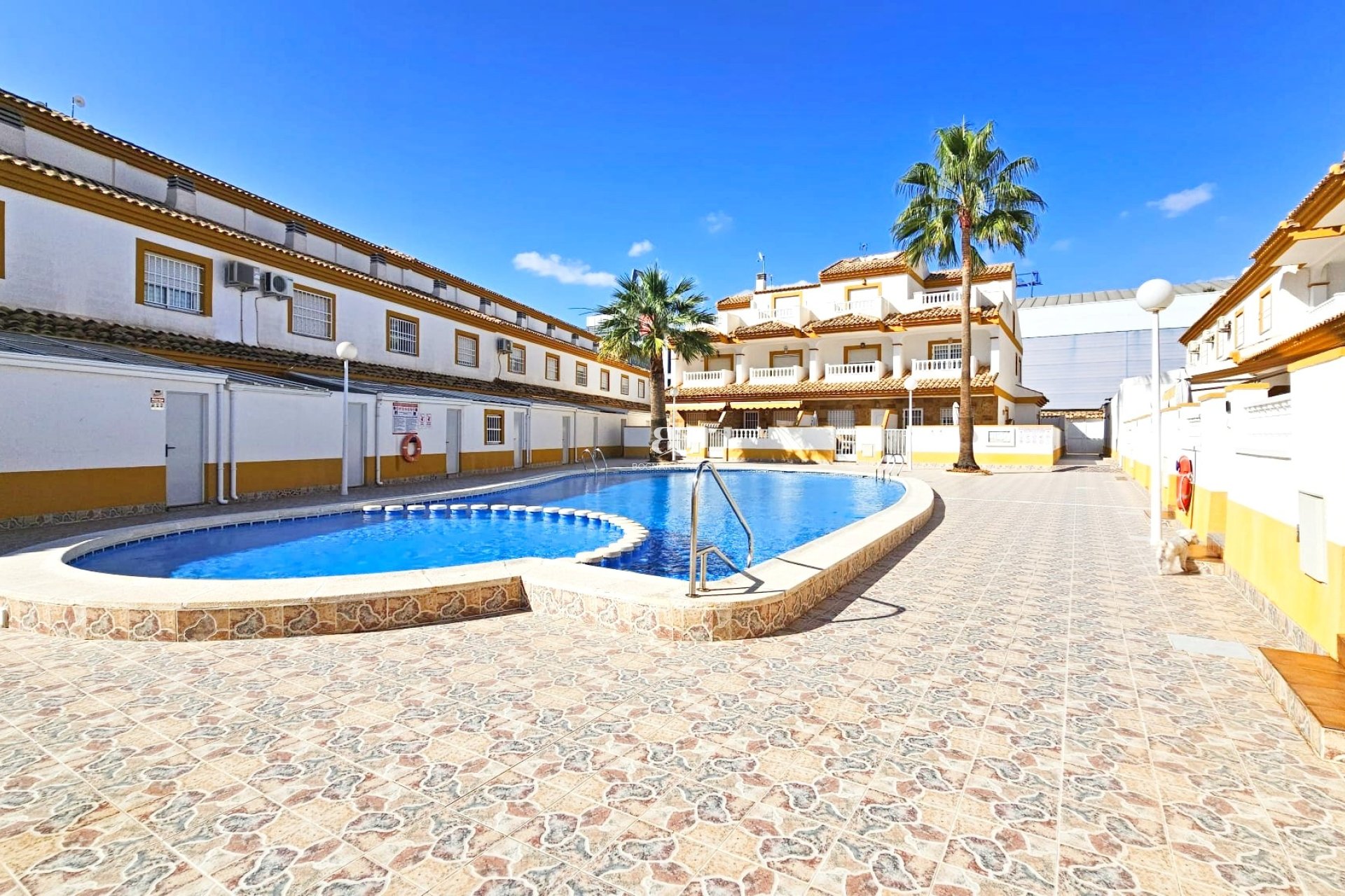 Herverkoop - Herenhuis -
Los Alcazares