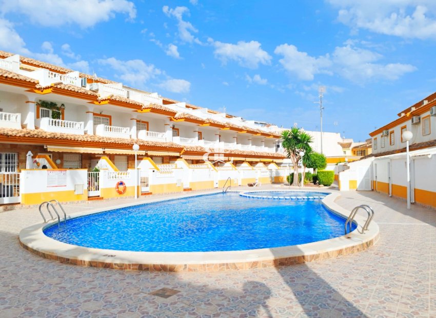 Herverkoop - Herenhuis -
Los Alcazares