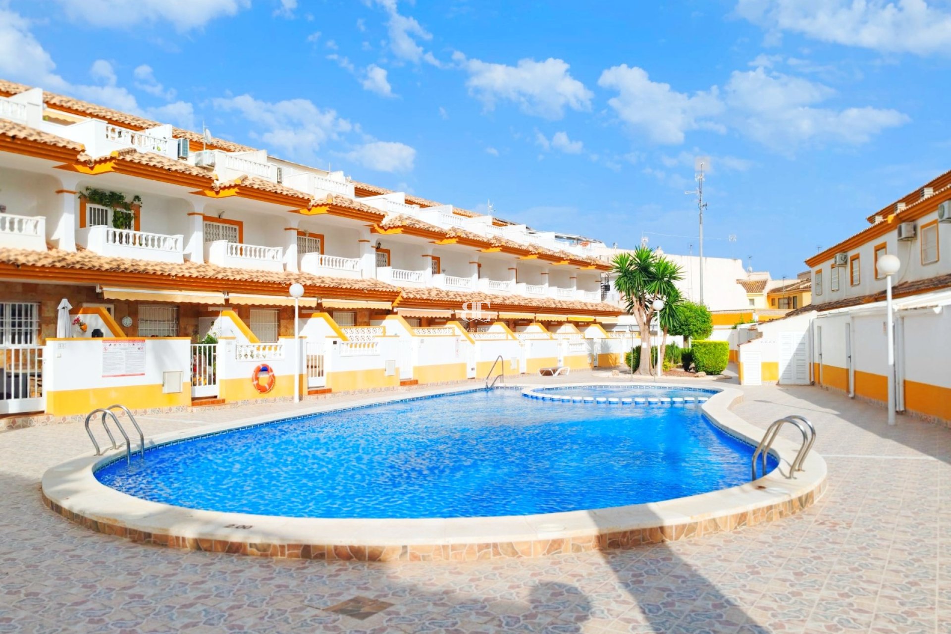 Herverkoop - Herenhuis -
Los Alcazares