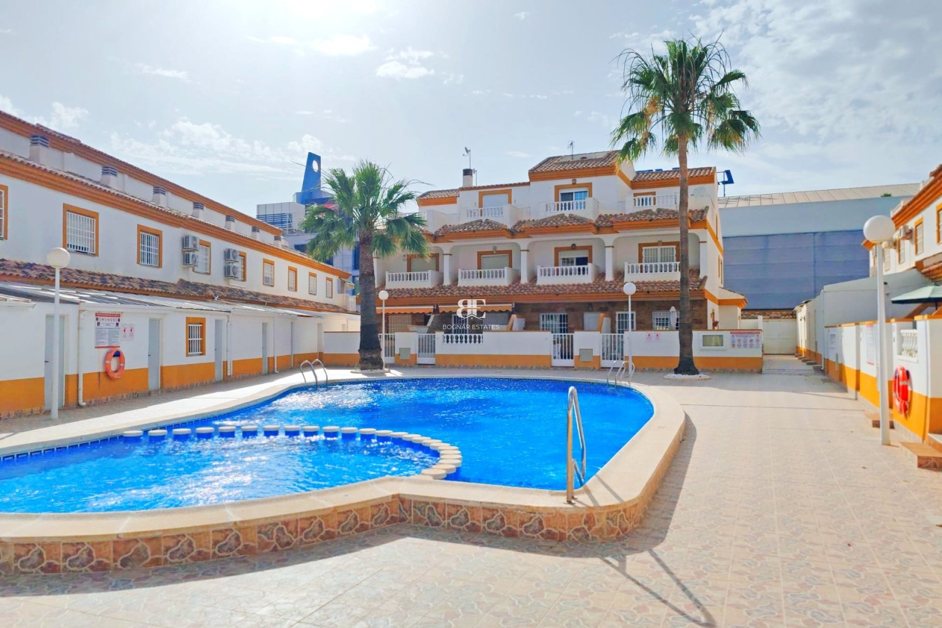 Herverkoop - Herenhuis -
Los Alcazares