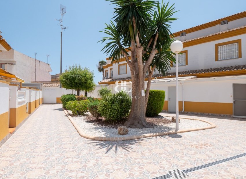 Herverkoop - Herenhuis -
Los Alcazares