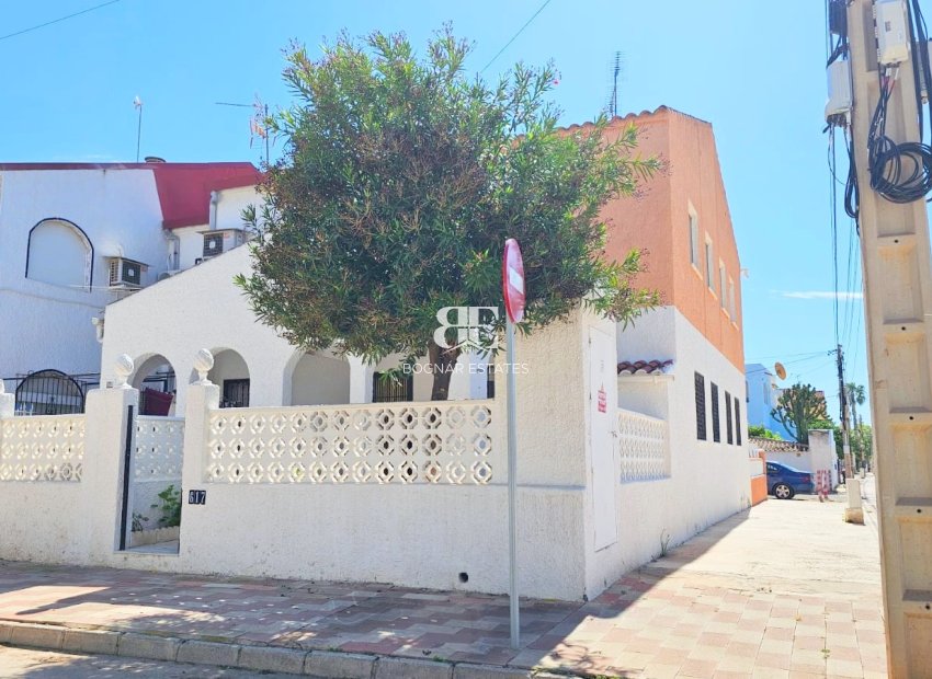 Herverkoop - Herenhuis -
Los Alcazares