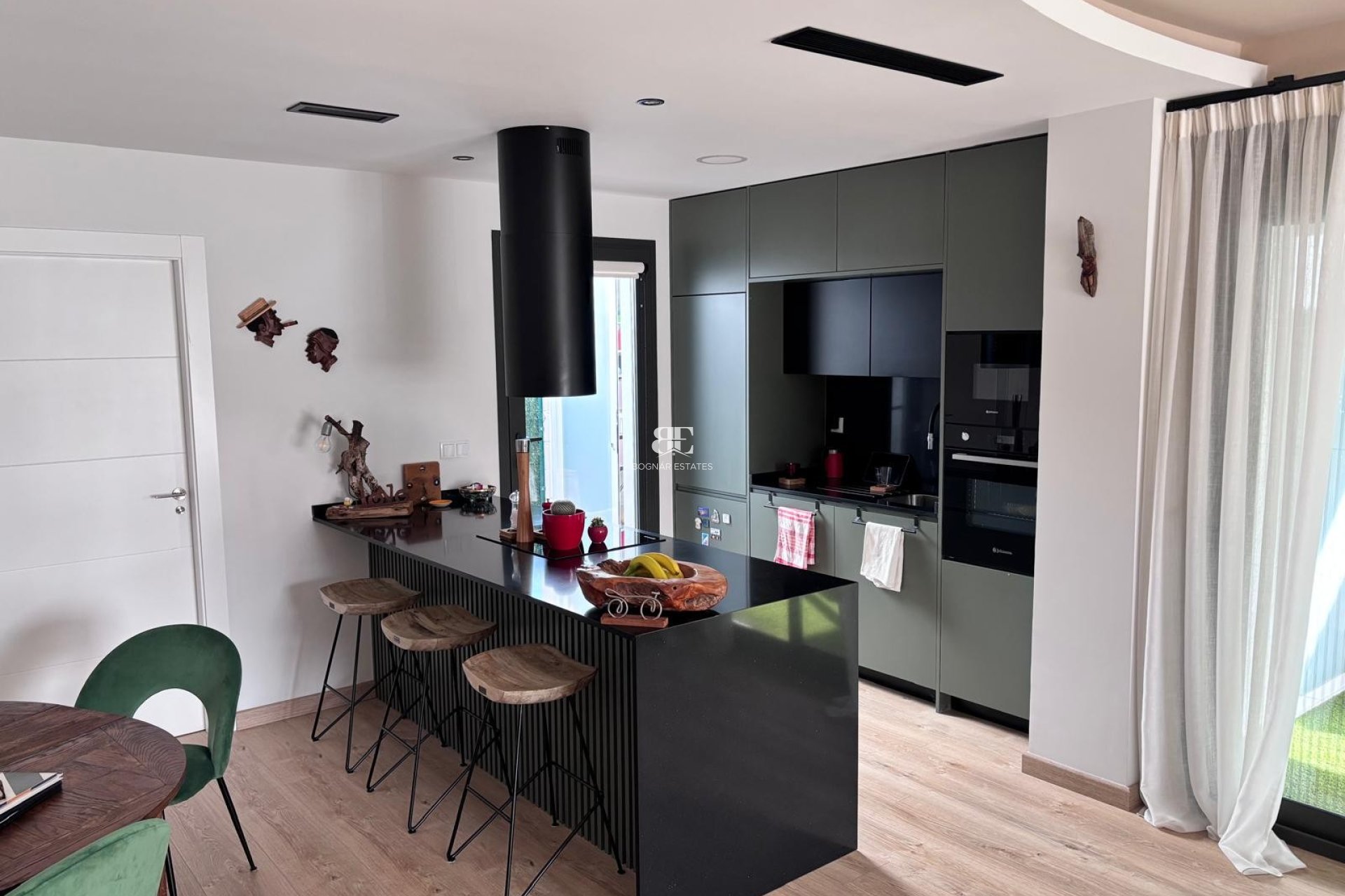 Herverkoop - Herenhuis -
Los Montesinos - La Herrada