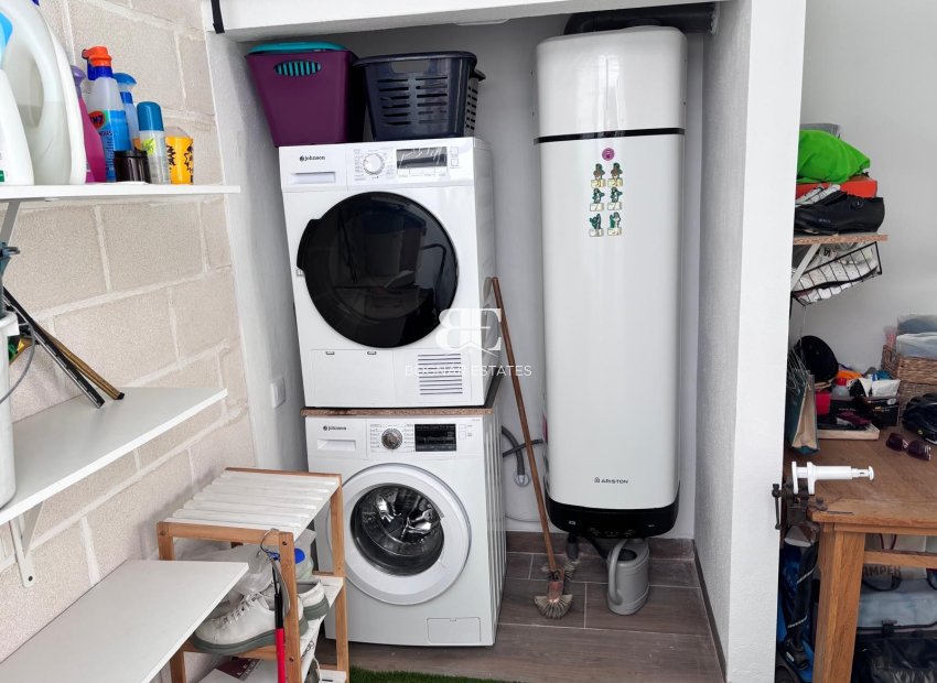 Herverkoop - Herenhuis -
Los Montesinos - La Herrada