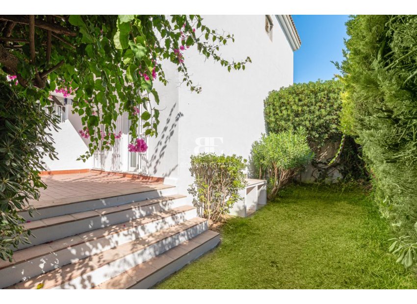 Herverkoop - Herenhuis -
Marbella - Puerto Banús