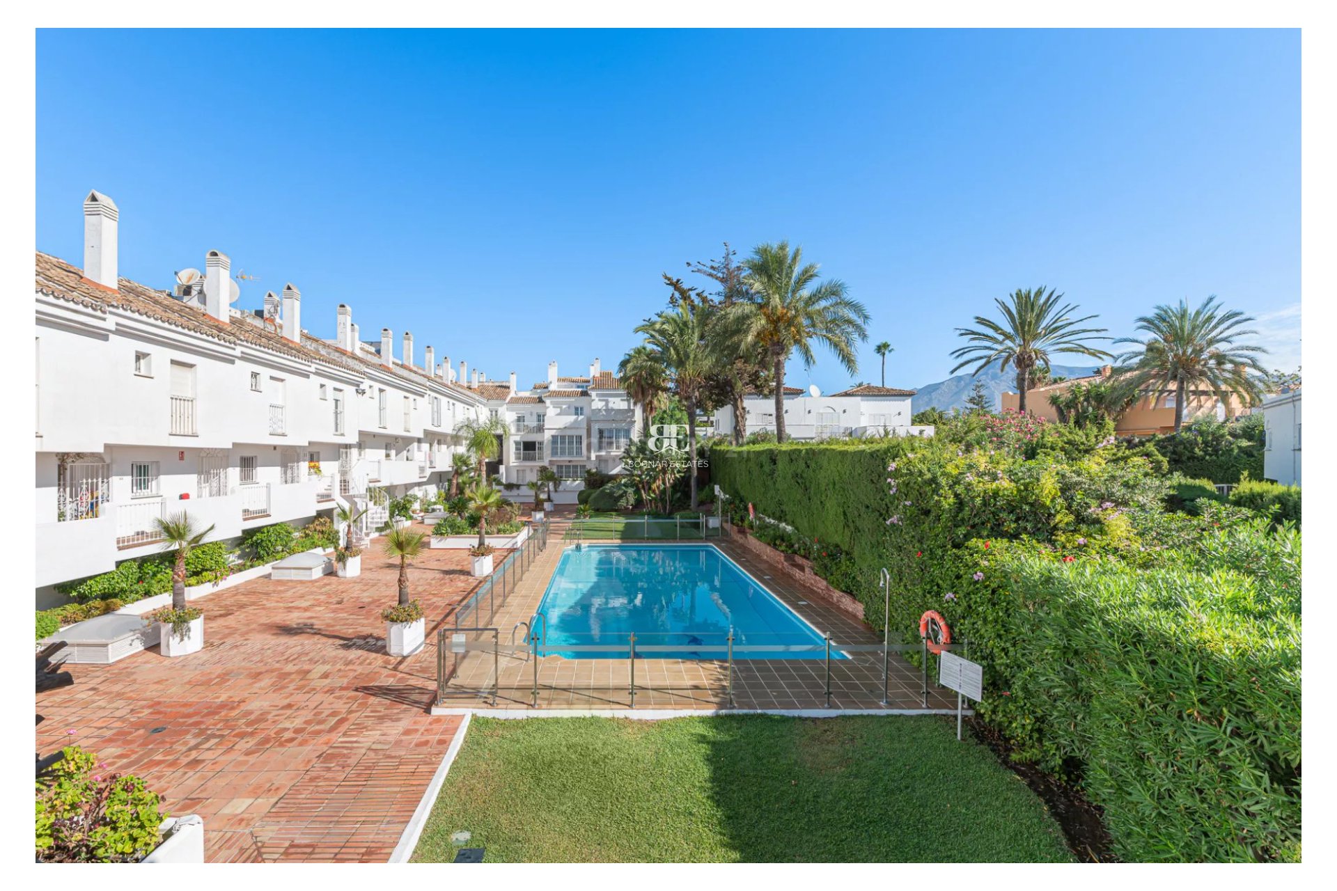 Herverkoop - Herenhuis -
Marbella - Puerto Banús