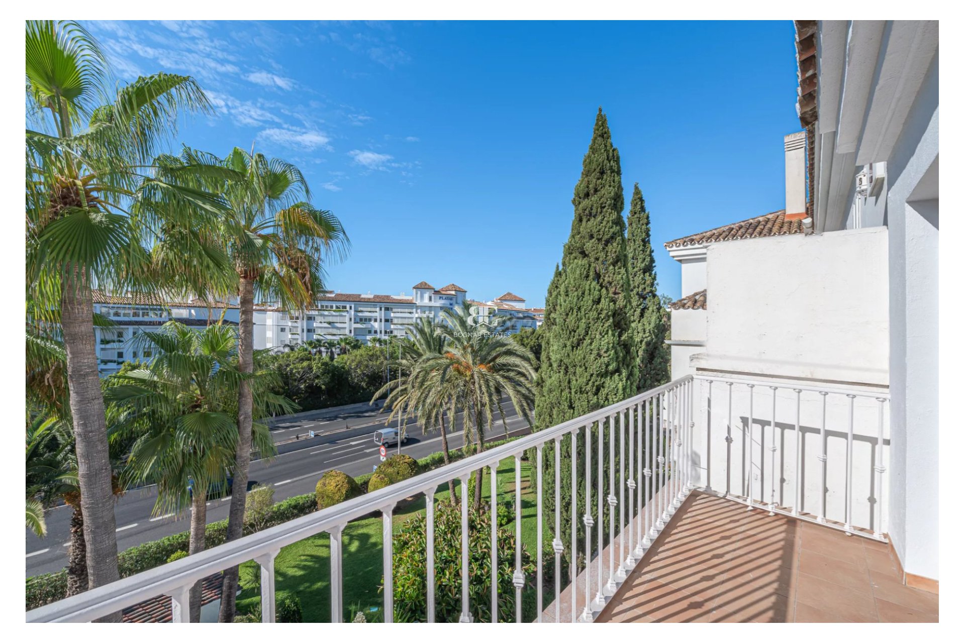 Herverkoop - Herenhuis -
Marbella - Puerto Banús