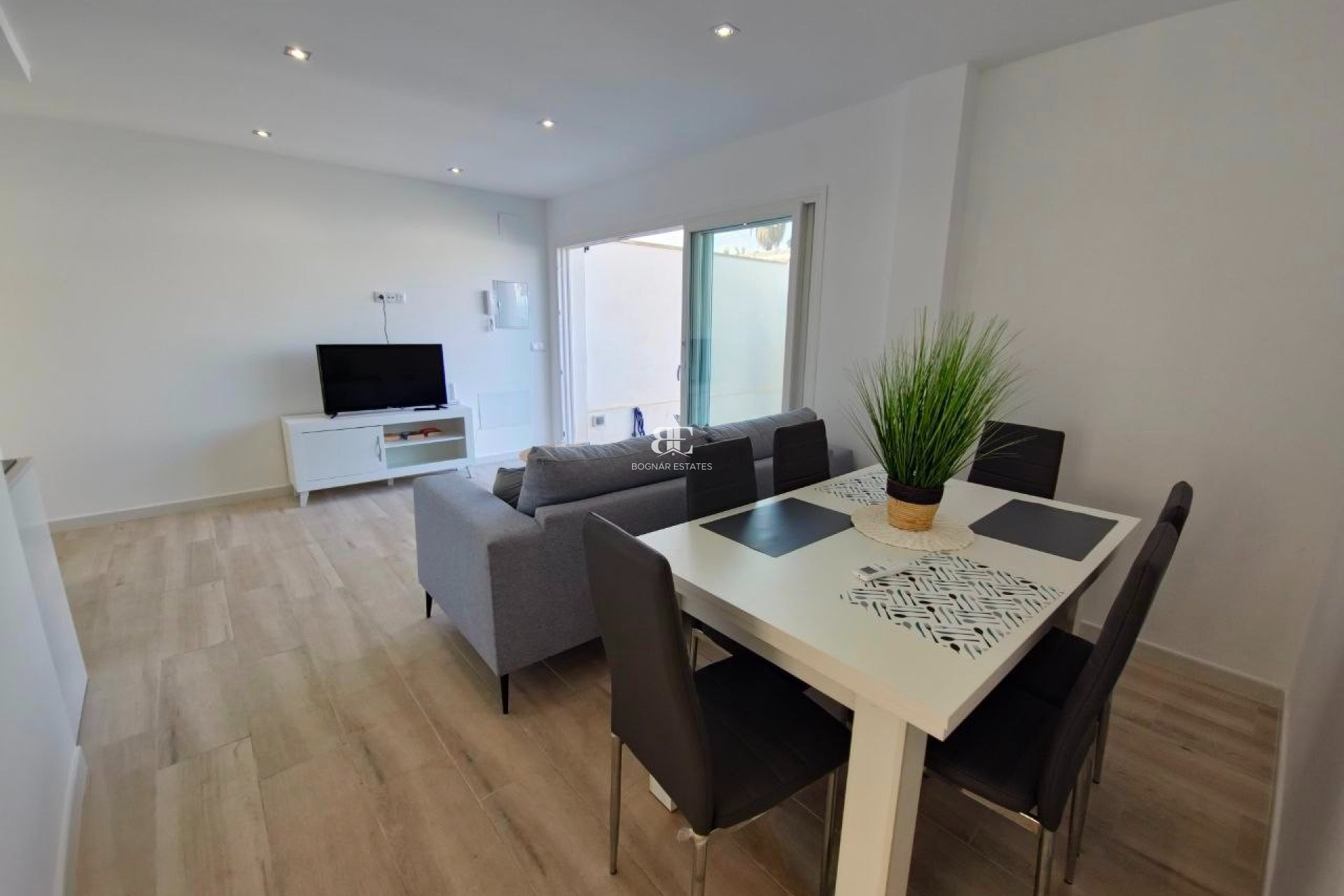 Herverkoop - Herenhuis -
Orihuela Costa - Cabo Roig