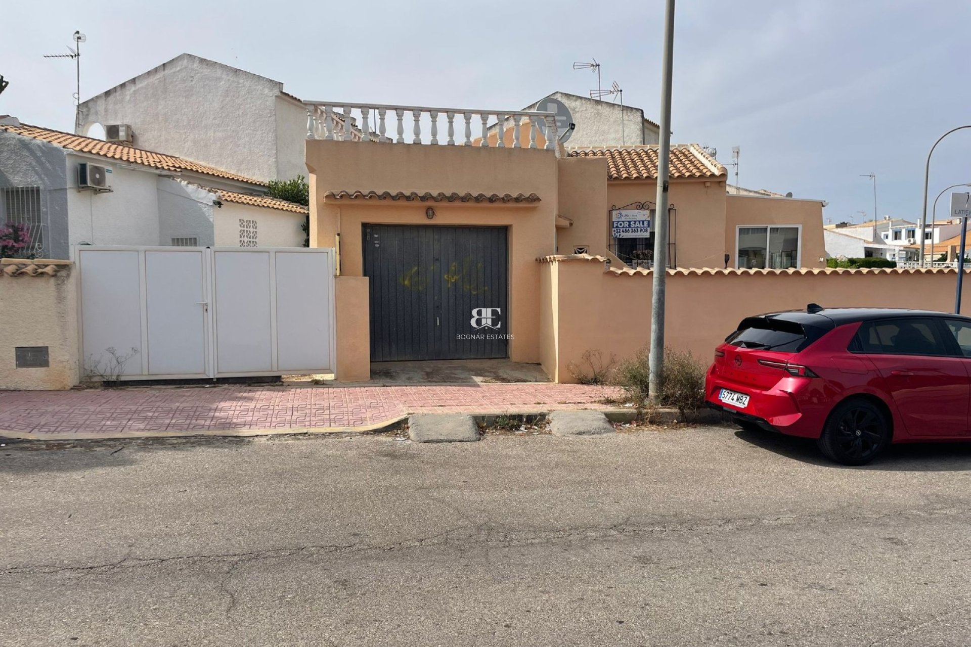Herverkoop - Herenhuis -
Orihuela Costa - La Florida