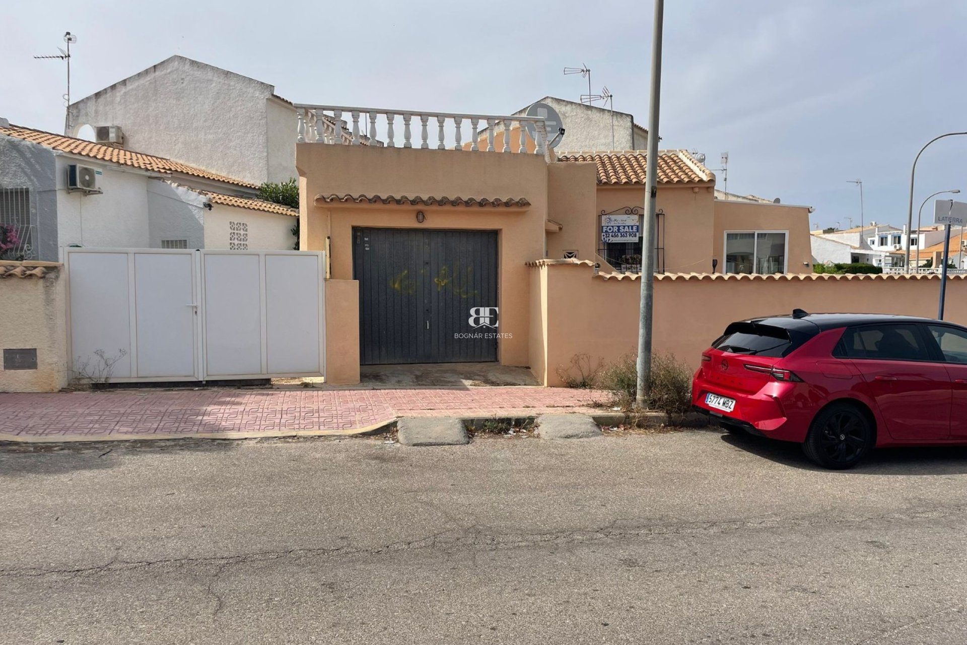 Herverkoop - Herenhuis -
Orihuela Costa - La Florida