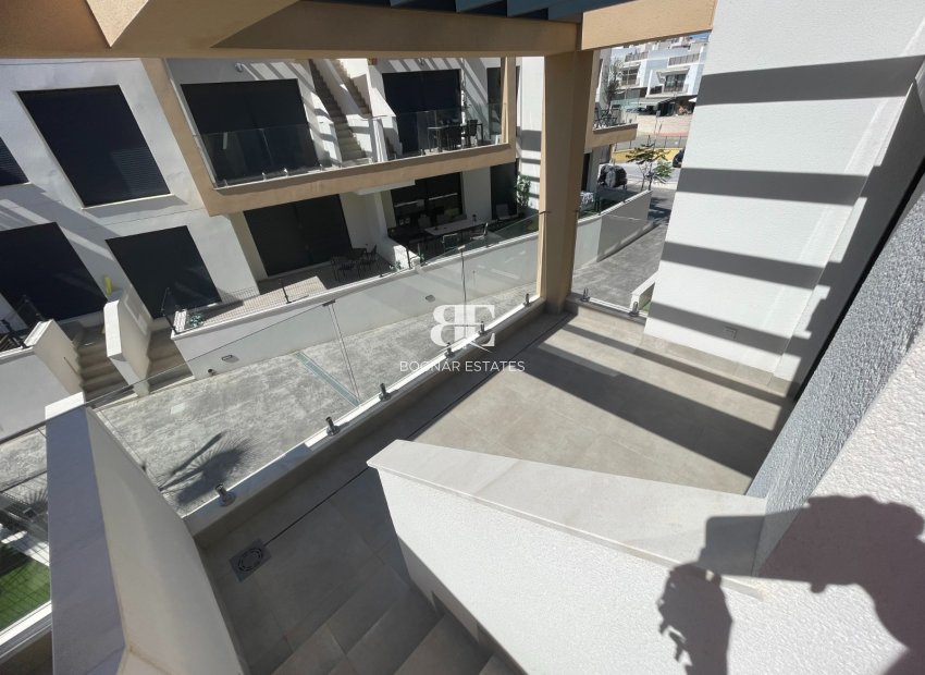 Herverkoop - Herenhuis -
Orihuela Costa - Pau 26
