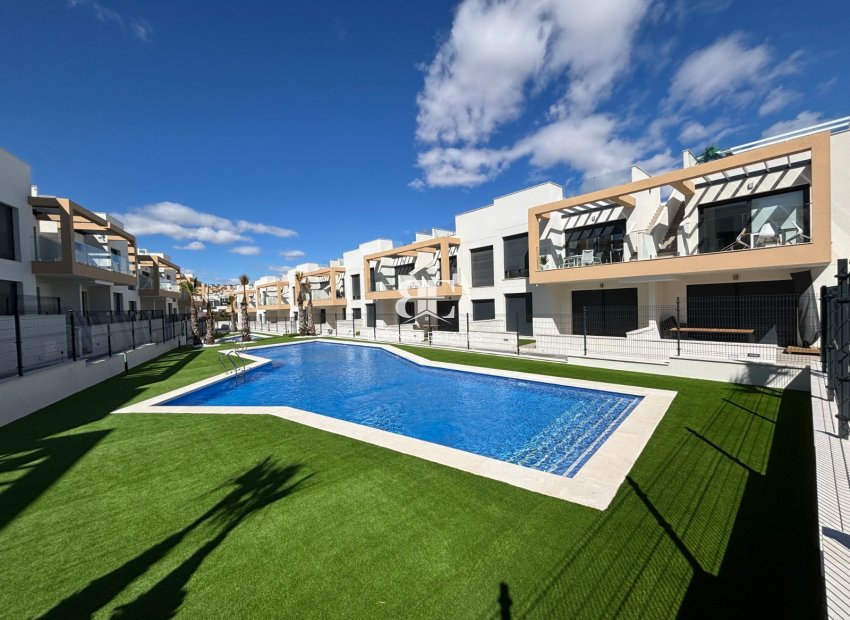 Herverkoop - Herenhuis -
Orihuela Costa - Pau 26