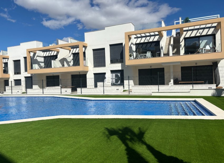 Herverkoop - Herenhuis -
Orihuela Costa - Pau 26