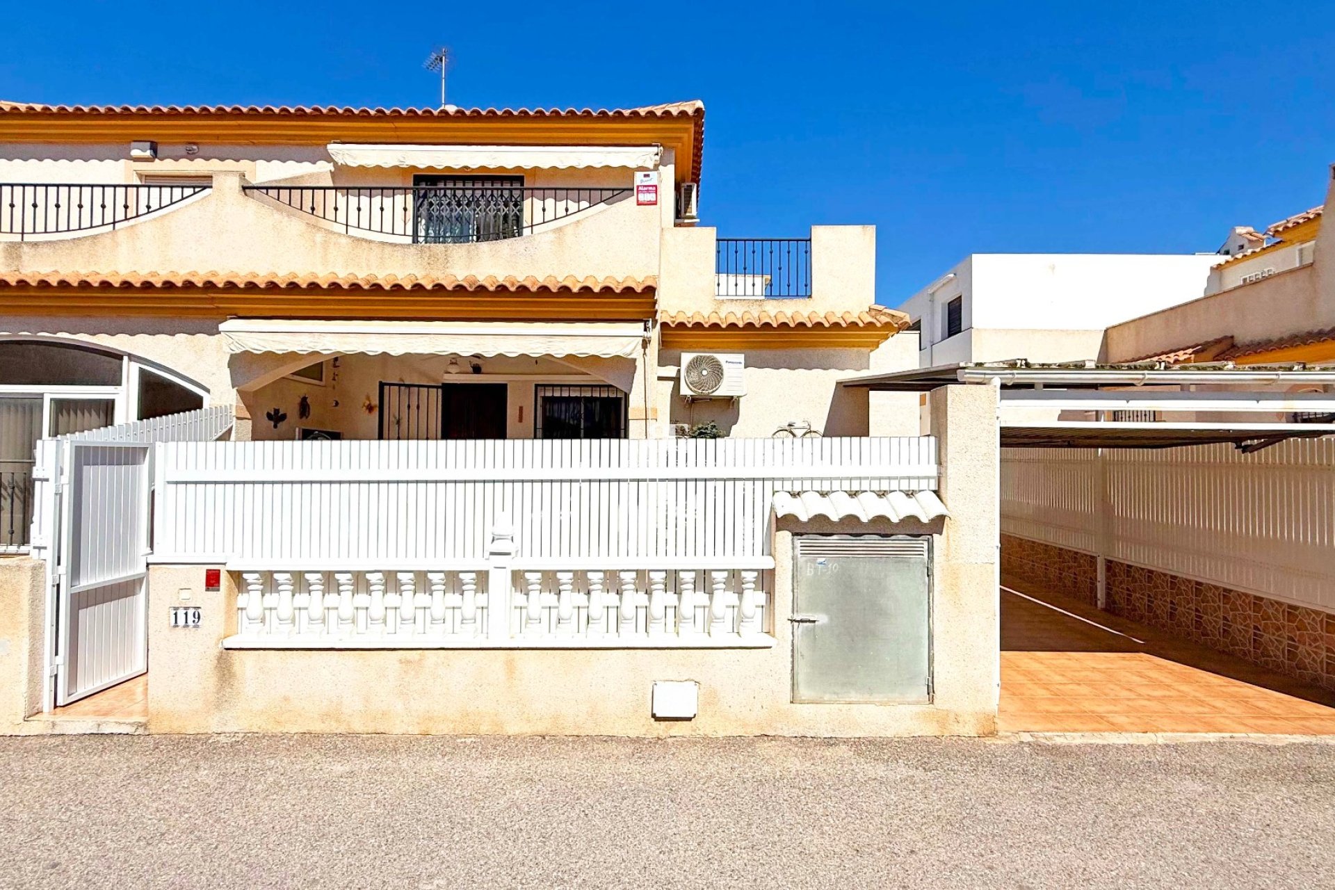 Herverkoop - Herenhuis -
Orihuela Costa - Playa Flamenca