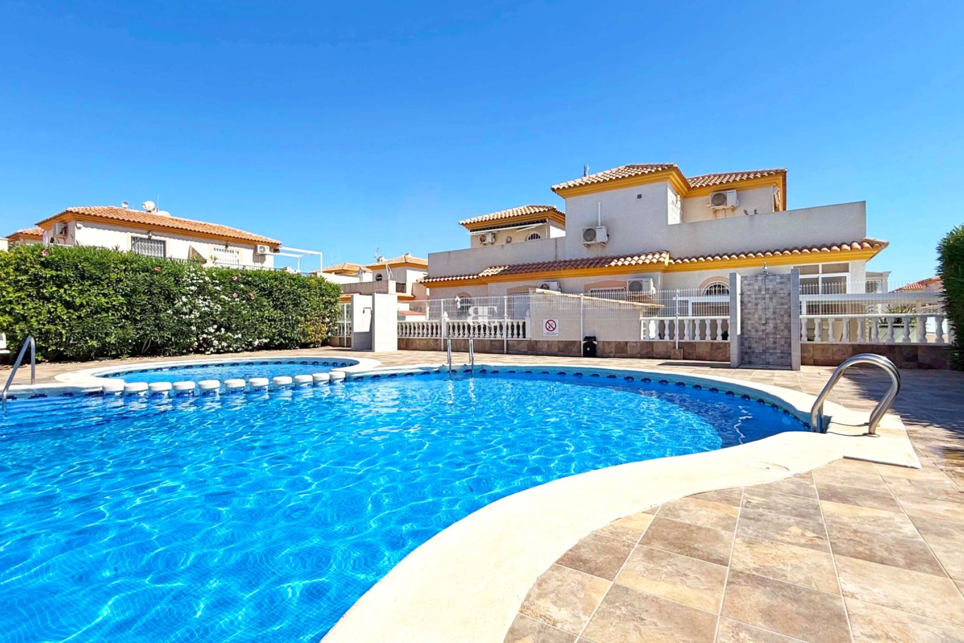 Herverkoop - Herenhuis -
Orihuela Costa - Playa Flamenca
