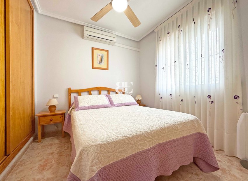 Herverkoop - Herenhuis -
Orihuela Costa - Playa Flamenca