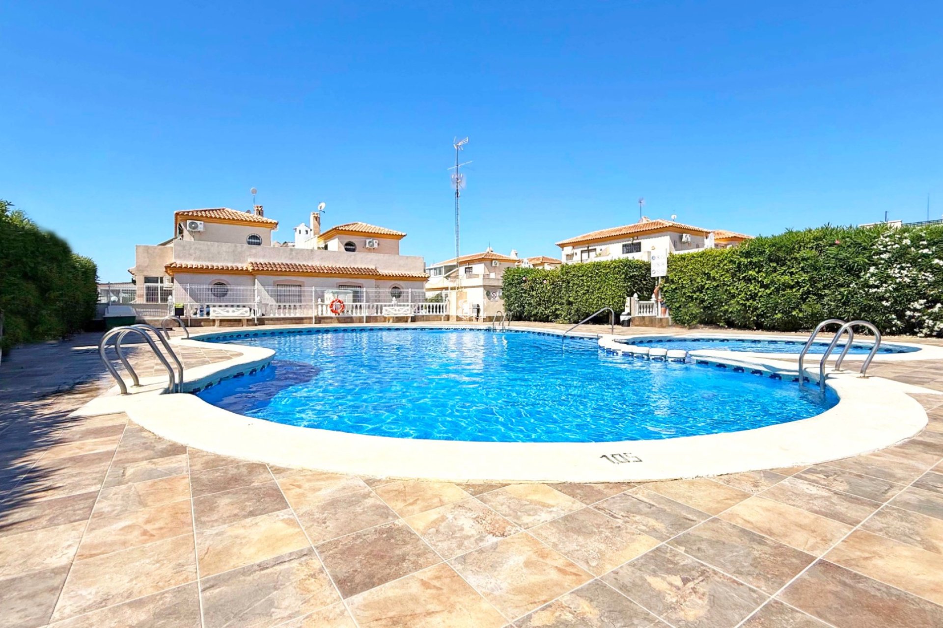 Herverkoop - Herenhuis -
Orihuela Costa - Playa Flamenca
