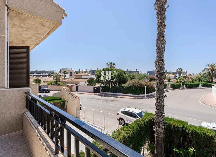 Herverkoop - Herenhuis -
Orihuela Costa - Playa Flamenca