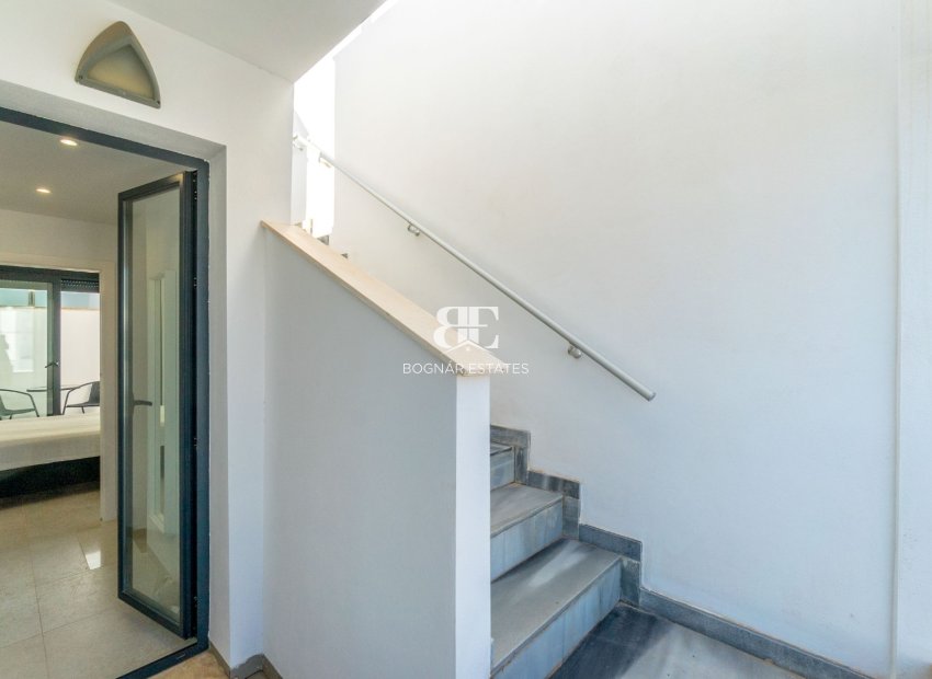 Herverkoop - Herenhuis -
Orihuela Costa - Villamartín