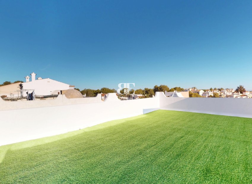 Herverkoop - Herenhuis -
Orihuela Costa - Villamartín