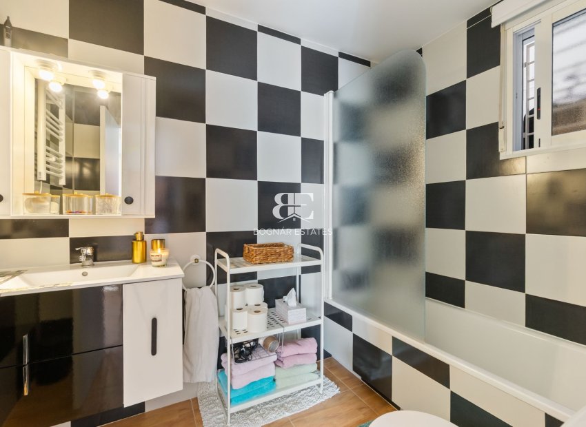 Herverkoop - Herenhuis -
Orihuela Costa - Villamartín