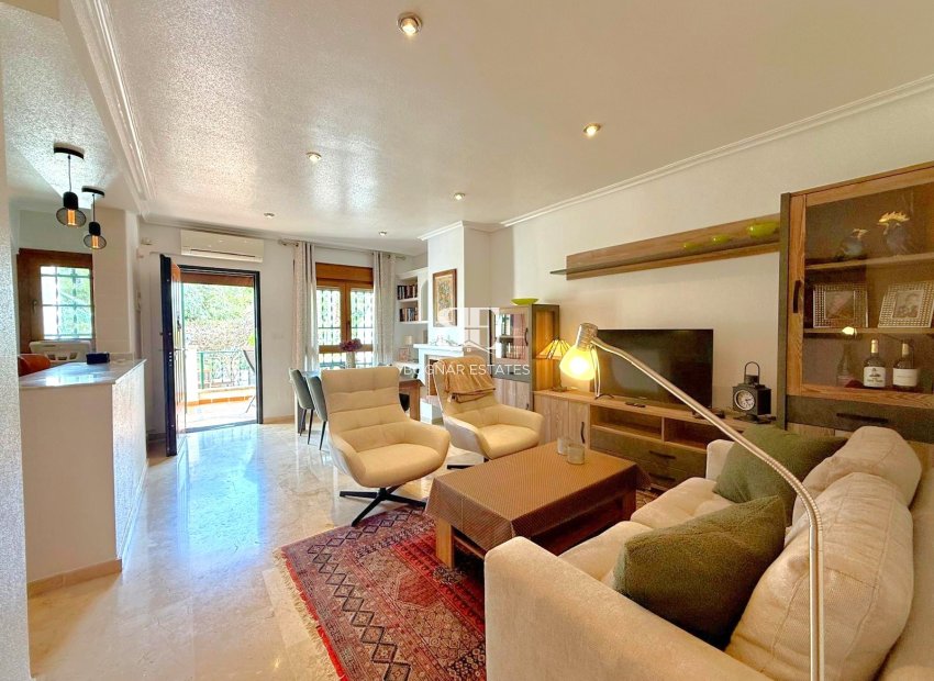 Herverkoop - Herenhuis -
Orihuela Costa - Villamartín