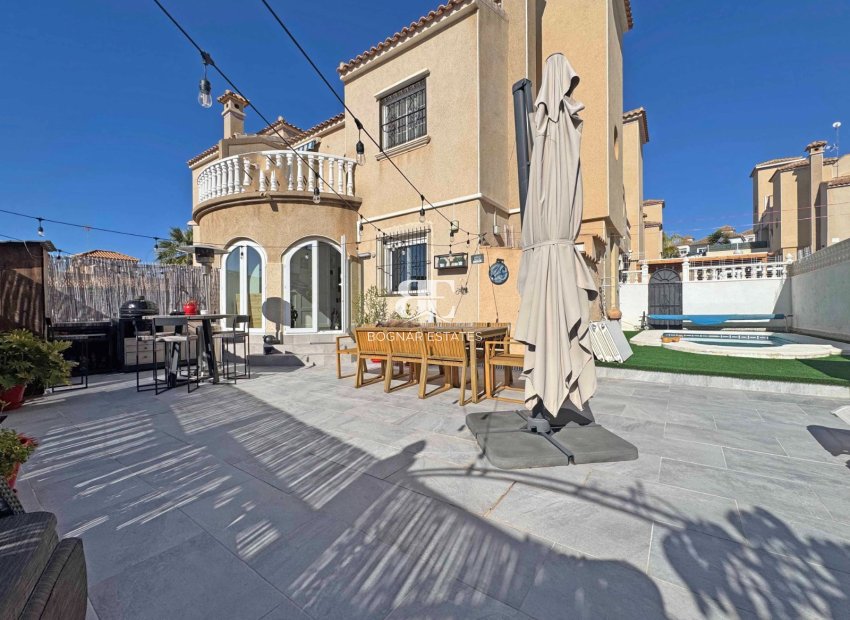 Herverkoop - Herenhuis -
Orihuela Costa - Villamartín